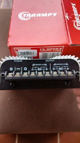Vende-se amplificador taramps novo fone e zap *