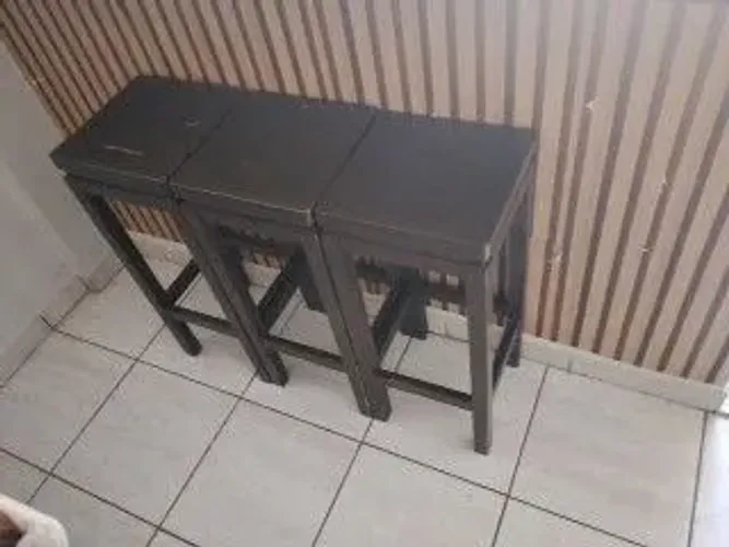 3 banquetas de madeira