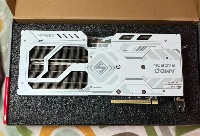 RX 9060 XT Steel Legend 8gb