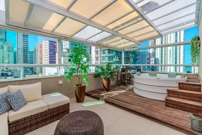 Apartamento com terraço à venda no Ed. Bosque Belcanto em Balneário Camboriú