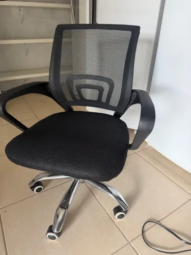 Cadeira nova sem detalhes