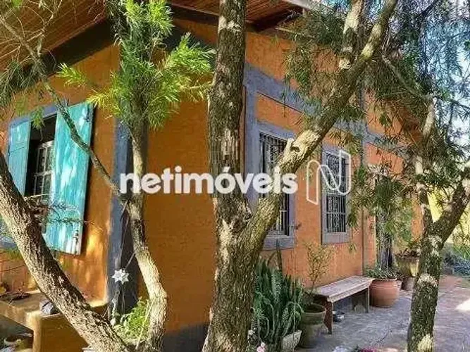 Casa rústica tipo fazenda em 2 lotes, com 900 m²; em ponto alto do Vale do Sol, Nova Lima.