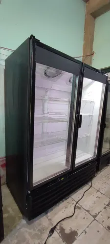 Expositora metalfrio digital 2 portas 1050 litros 220v