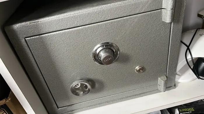 Vendo cofre reforçado