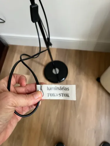 Desapego uma luminária de chão da Tok&Stok