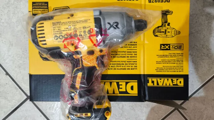 Chave impacto Dewalt 3/4 com maleta