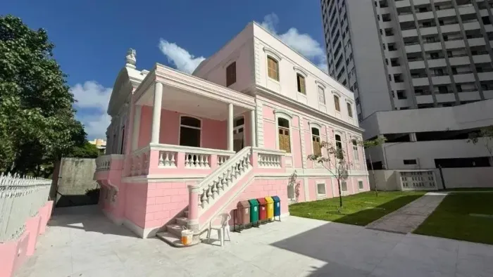 CASA / IMÓVEL COMERCIAL 700m²  EXCELENTE PARA CLÍNICA, EMPRESA OU INVESTIMENTO  BOA VISTA 
