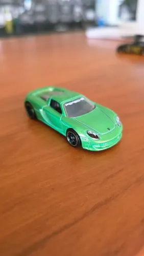 Hotwheels Porsche Carrera GT Verde