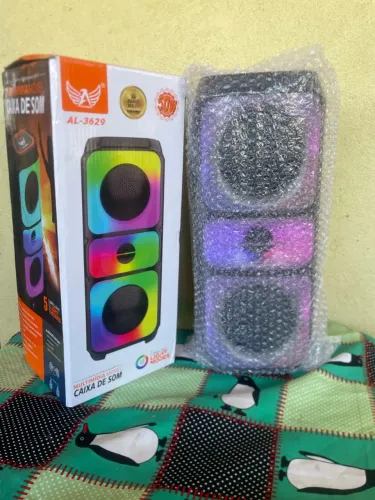 CAIXA DE SOM BLUETOOTH (NOVA) LACRADA NA CAIXA 39 cm de altura