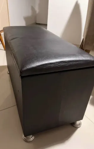 Recamier Baú em Courino Preto