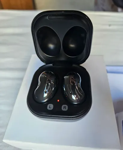 Galaxy buds live