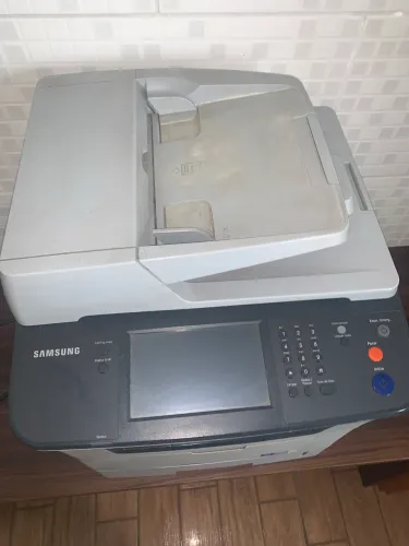 Impressora A Samsung SCX-5835NX empresarial usada