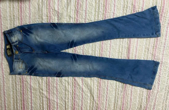  Vendo Calça Jeans Feminina Tam. 36 - Usada Apenas 1 Vez