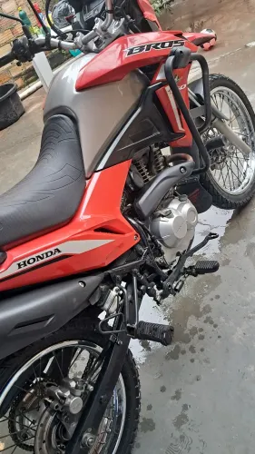 Bros 160 2022 somente venda valor 16.500 documentação tudo em dia ,único dono pneus novoss