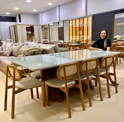 Mesa de Jantar com 8 lugares, Madeira Maciça. Base ilha, tampo 2.20m