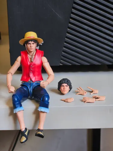 Monkey D Luffy - Boneco Articulado - Live Action