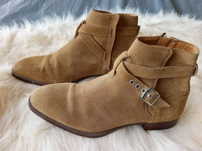 Bota Cano Curto Camurça Caramelo Com Fivela - Tam :39