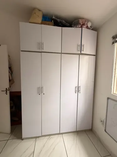Guarda-Roupa Grande com Maleiro