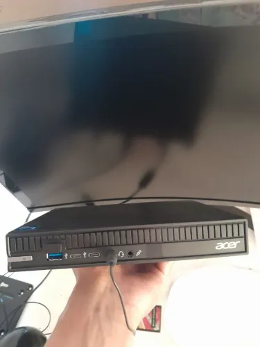 Mini desktop acer + monitor de 27" curvo acer