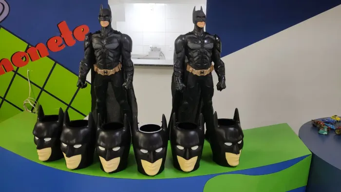 Bonecos do Batman com 1 metro de altura 