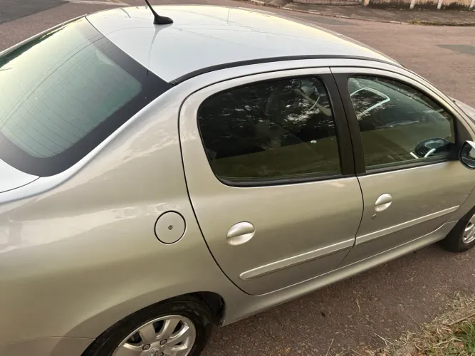 Peugeot 207 Sed. Passion XR Sport 1.4 Flex 8V 4P 2013