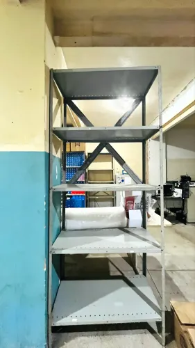ESTANTE EM AÇO 