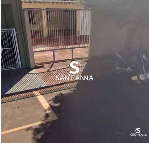 Vende-se casa em excelente localização, ao lado da Câmara Municipal de Indiaporã/SP REF: F