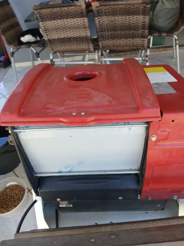 Vendo fritadeira, masseira e microondas 