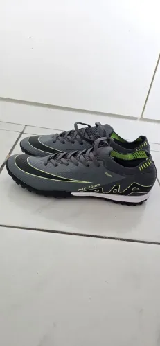 Nike Mercurial nova nunca usada, ficou grande no meu filho
