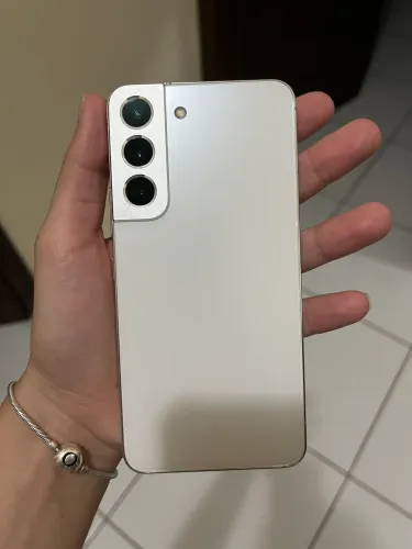 SAMSUNG GALAXY S22
