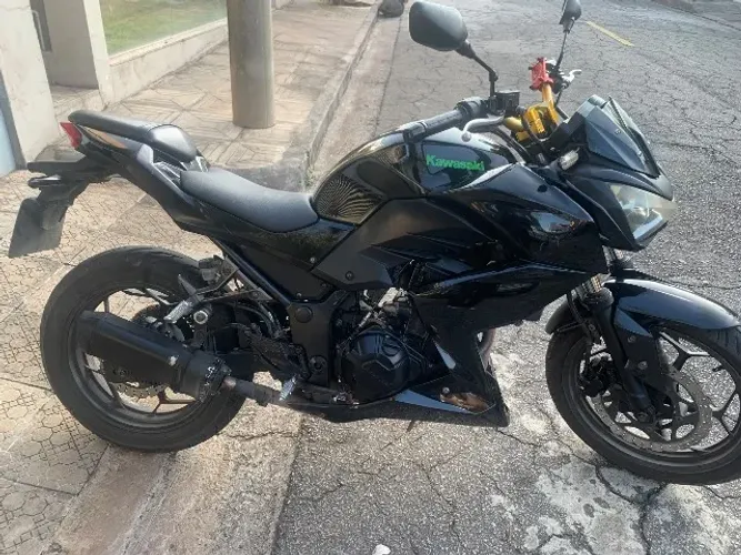 Kawasaki Z300 com detalhe - Vendo ou Troco -