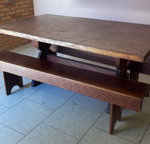 Mesa Rústica de madeira maciça com Bancos 