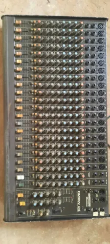 Vende se uma mesa de som de 24 canais ciçroton telefones *88