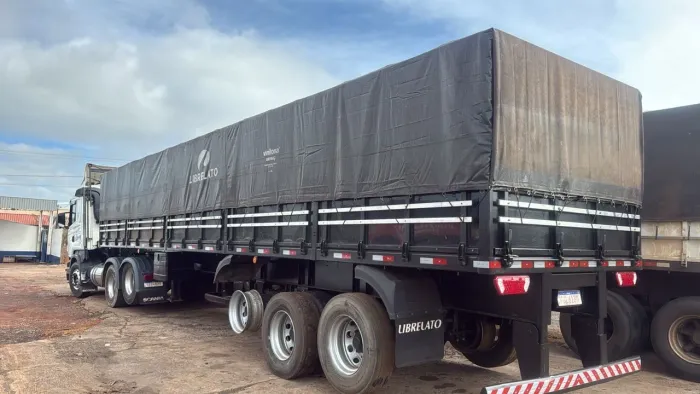 Carreta LS ano 2020 bem conservada