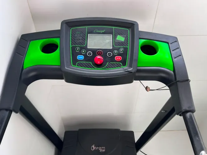 Esteira elétrica Dream Fitness Ergométrica Concept 2.5 cor preto