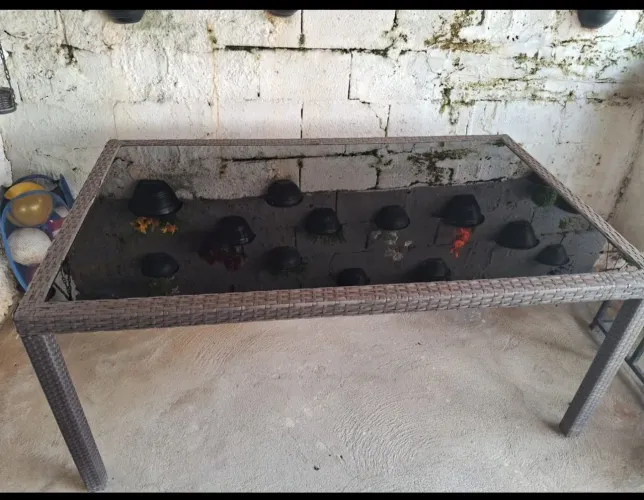 Mesa em tampo de vidro