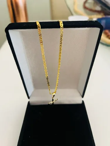 Corrente modelo piestrine 3mm banhada a ouro 18k com crusifixo 