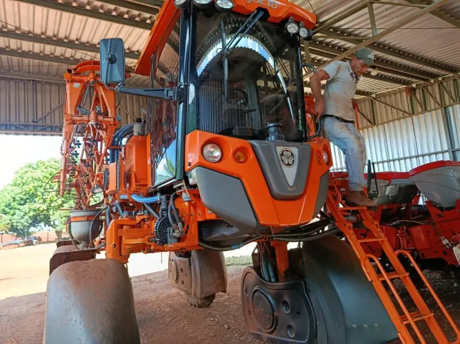 Uniporte Jactor 2530 Ano 2019 com apenas 3.300 horas trabalhadas