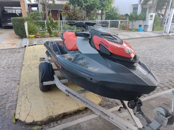Jet-ski 