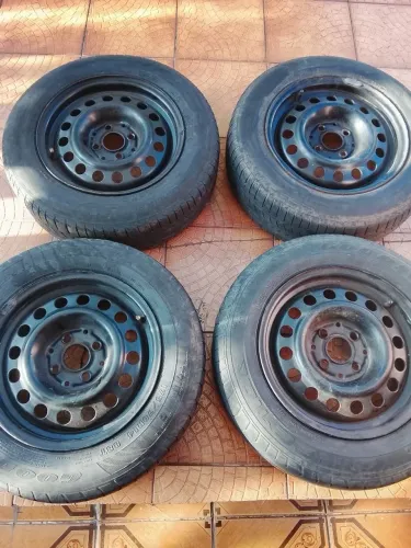 roda 14 Volks Com pneus