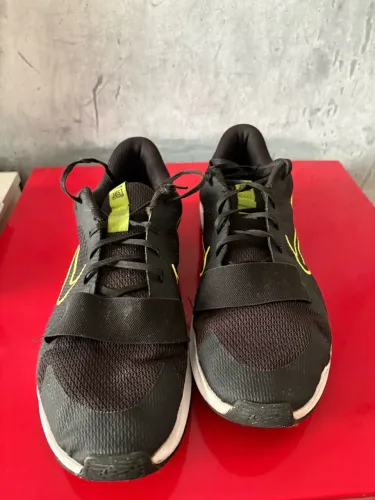 Ténis Nike Treino / Academia Masculino Preto e Amarelo - Tam 44?
