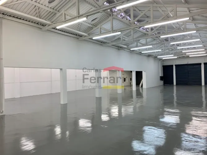 GALPÕES UNIFICADOS À VENDA - 840m² - PÉ DIREITO DE 7 METROS - PRONTO PARA OCUPAÇÃO IMEDIAT