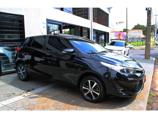 Toyota Yaris XLS Connect 1.5 Flex 16V 5P AUT 2021