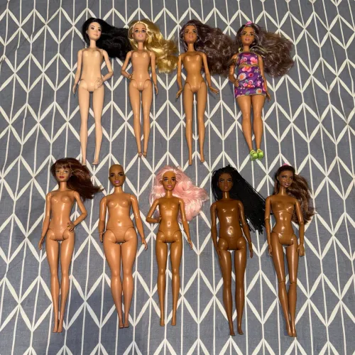 Lote com 9 barbie