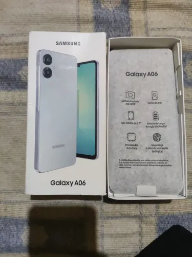 Vendo Samsung a06 novinho com a caixa