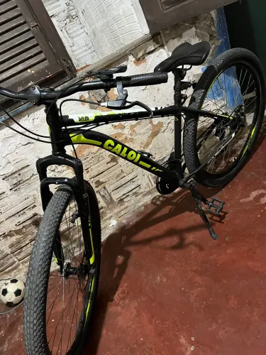 Bike Caloi aro 29 muito nova 