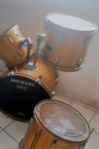  Corpo de bateria Michael 