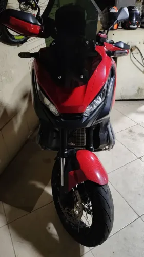 X-adv 750 impecável