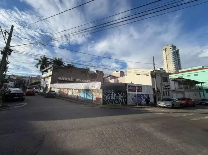 Lote na Avenida Vicente Simoes, de esquina!!