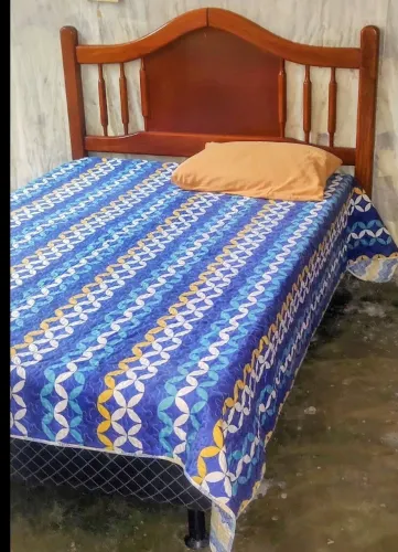 COLCHA CASAL<br><br>Medida: 2,20mX2,40m<br><br>Composição: 100% Poliéster